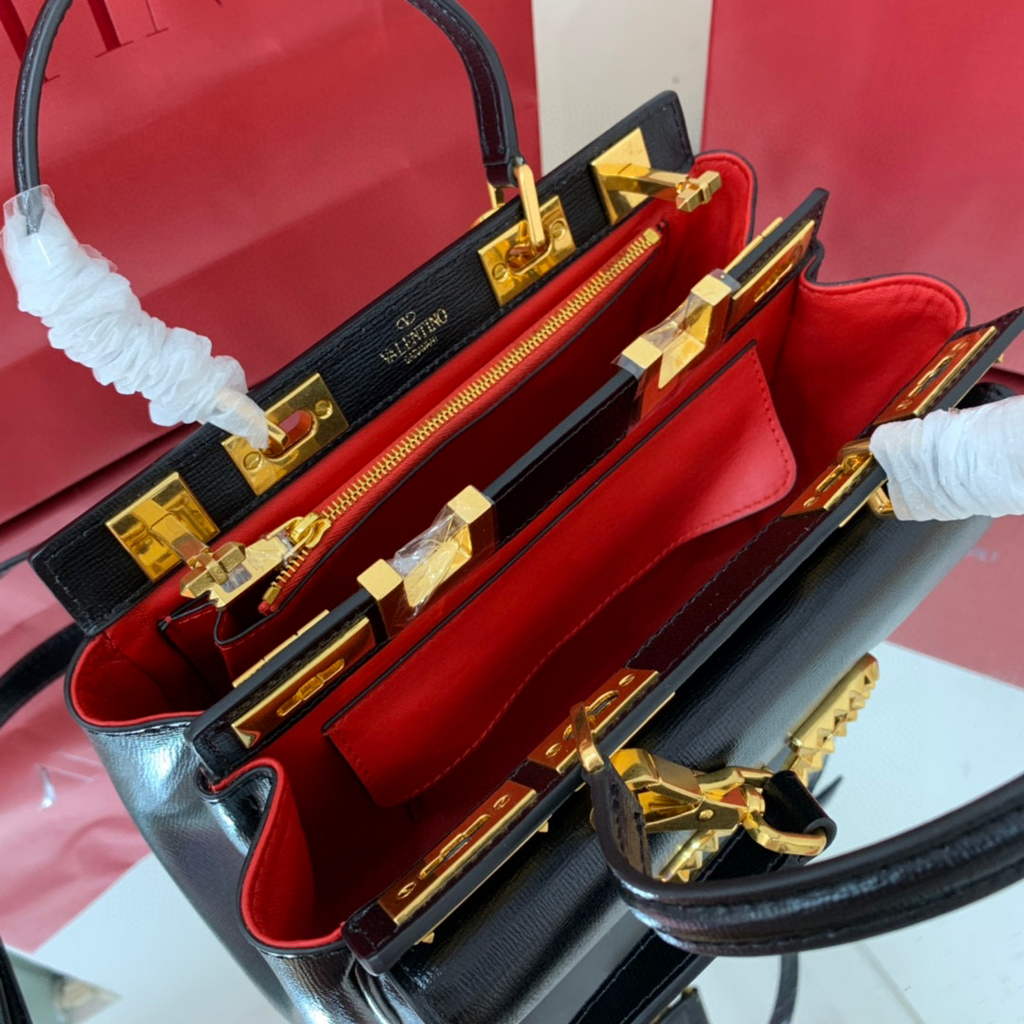 Valentino 4100 Medium Rockstud Alcove Handbag In Grainy Calfskin 2B0J41 Black | valentino 4100 medium rockstud alcove handbag in grainy calfskin red 15