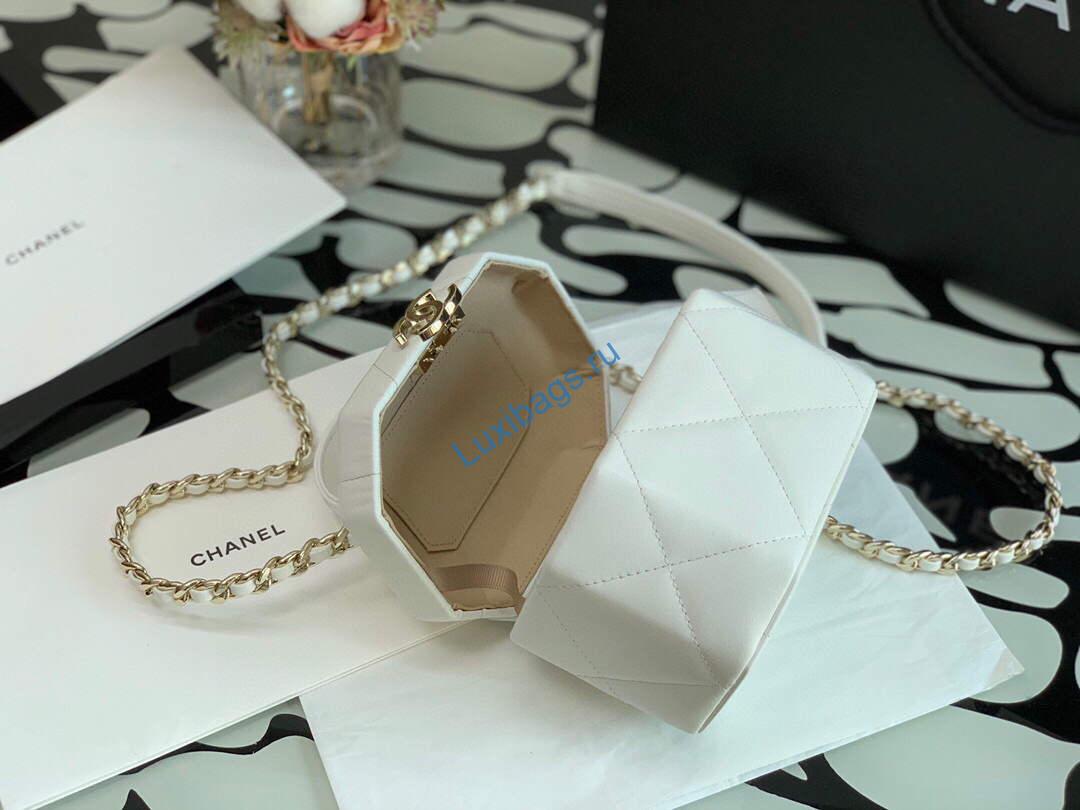 Chanel A99077 Vanity With Chain Lambskin Gold Tone White | chanel a99077 vanity with chain lambskin gold tone black luxibags.ru 11