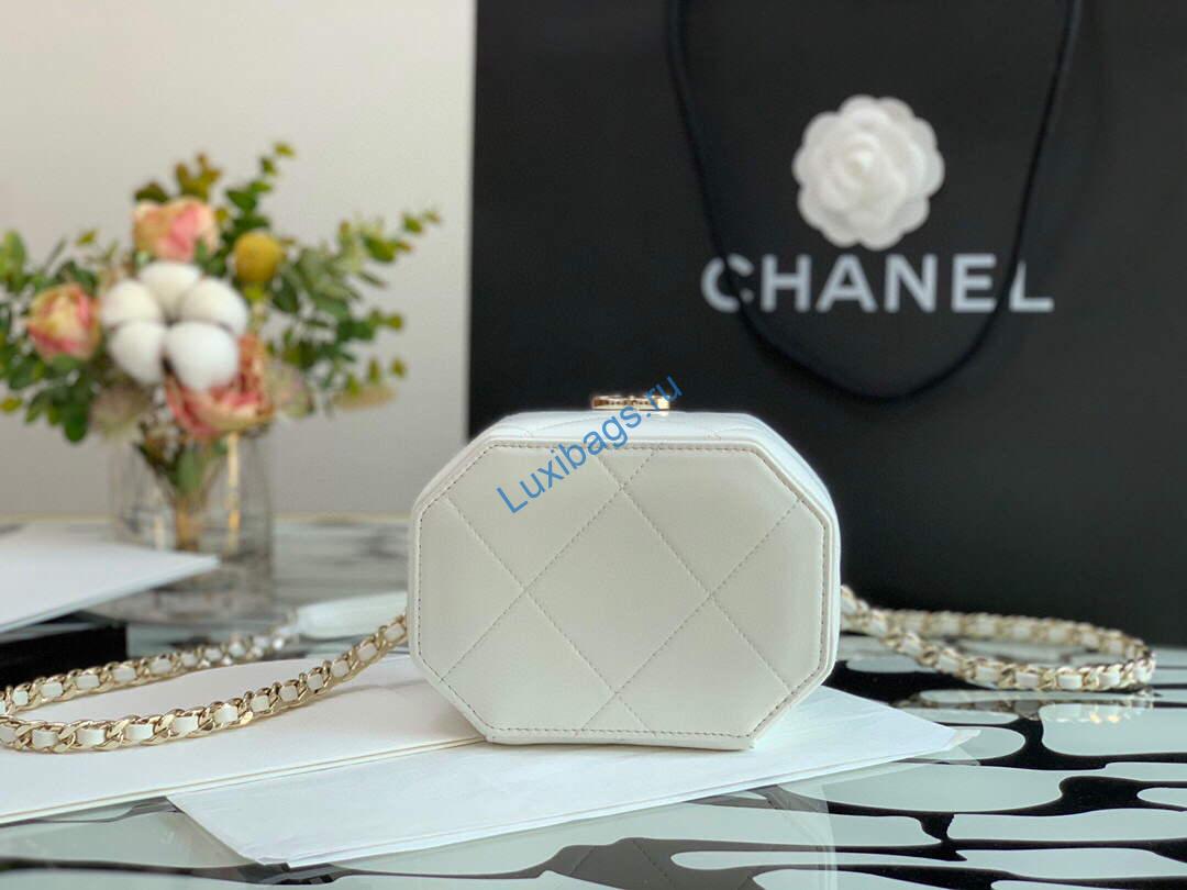 Chanel A99077 Vanity With Chain Lambskin Gold Tone White | chanel a99077 vanity with chain lambskin gold tone black luxibags.ru 12