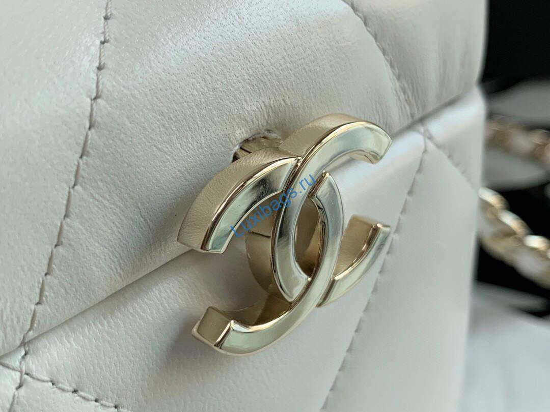 Chanel A99077 Vanity With Chain Lambskin Gold Tone White | chanel a99077 vanity with chain lambskin gold tone black luxibags.ru 14