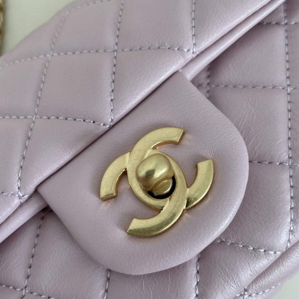 Chanel AS1786 Flap Bag Shoulder Handbag Lambskin Light Purple | chanel as1786 flap bag shoulder handbag lambskin light purple luxibags.ru 4