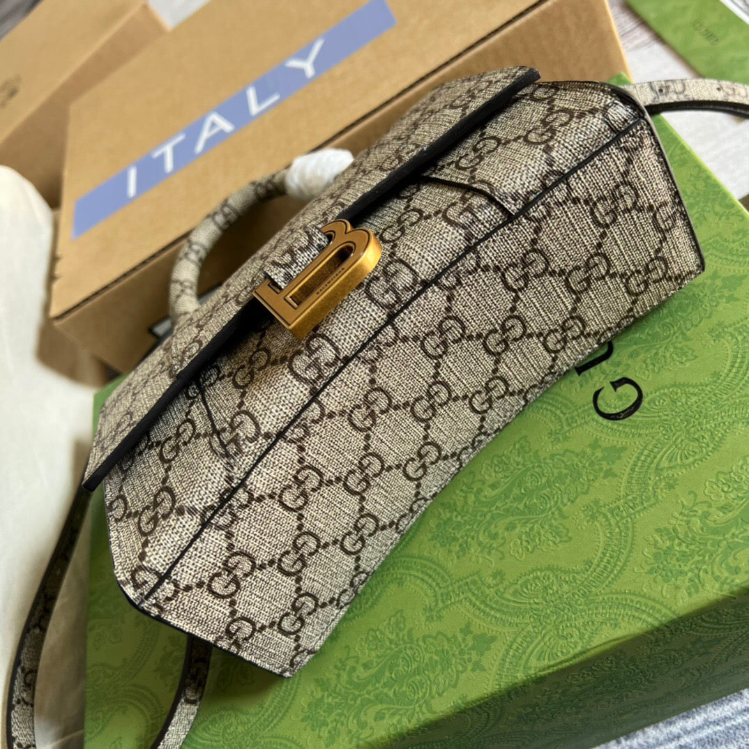 Gucci 681695 The Hacker Project Mini Hourglass bag Beige and ebony | gucci 681695 the hacker project mini hourglass bag beige and ebony 007