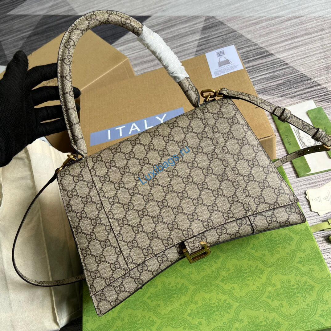 Gucci 681696 The Hacker Project Medium Hourglass bag Beige and ebony | gucci 681696 the hacker project medium hourglass bag beige and ebony 004