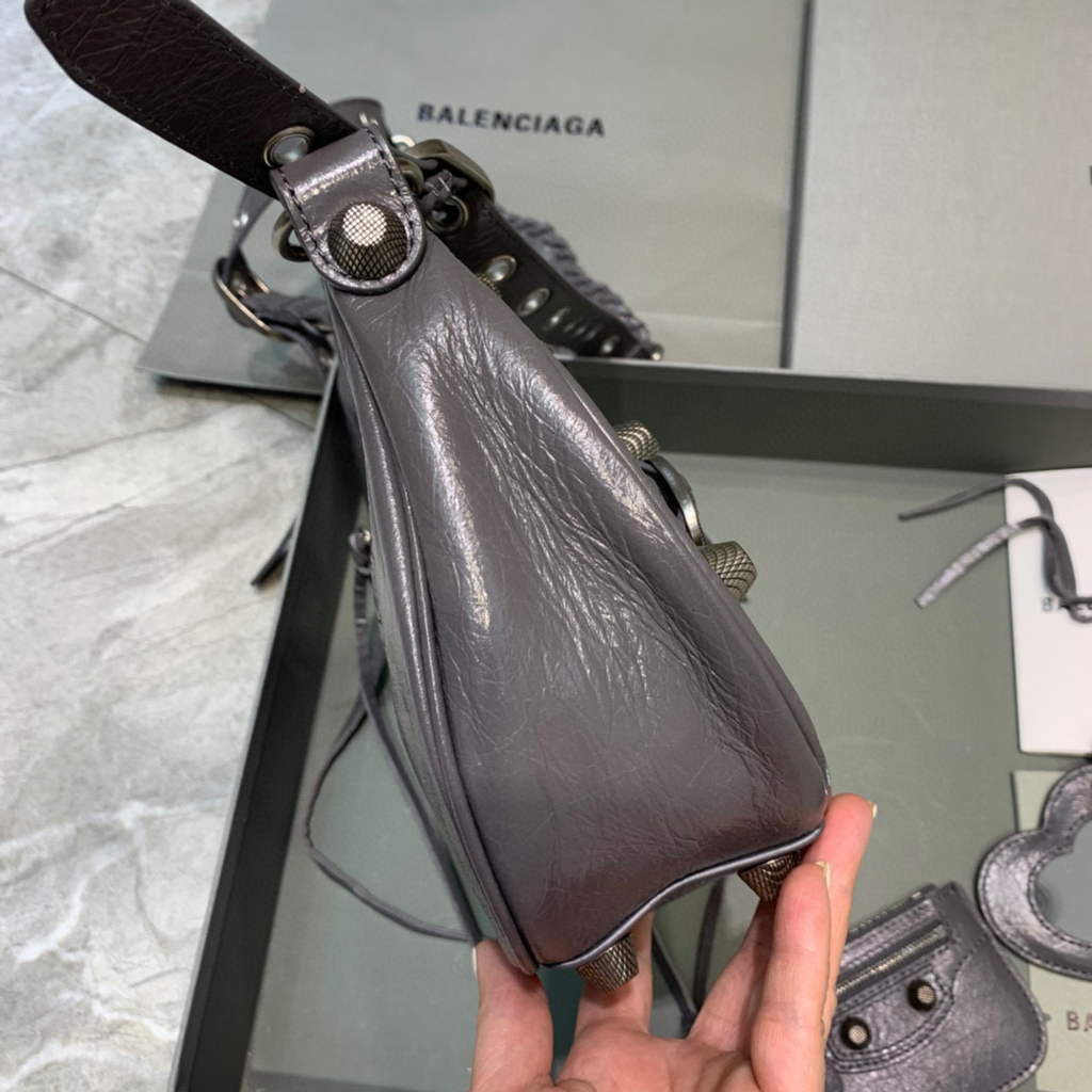 Balenciaga 67130723 Women's Le Cagole Small Shoulder Bag Arena lambskin In Grey | luxibags.ru 646