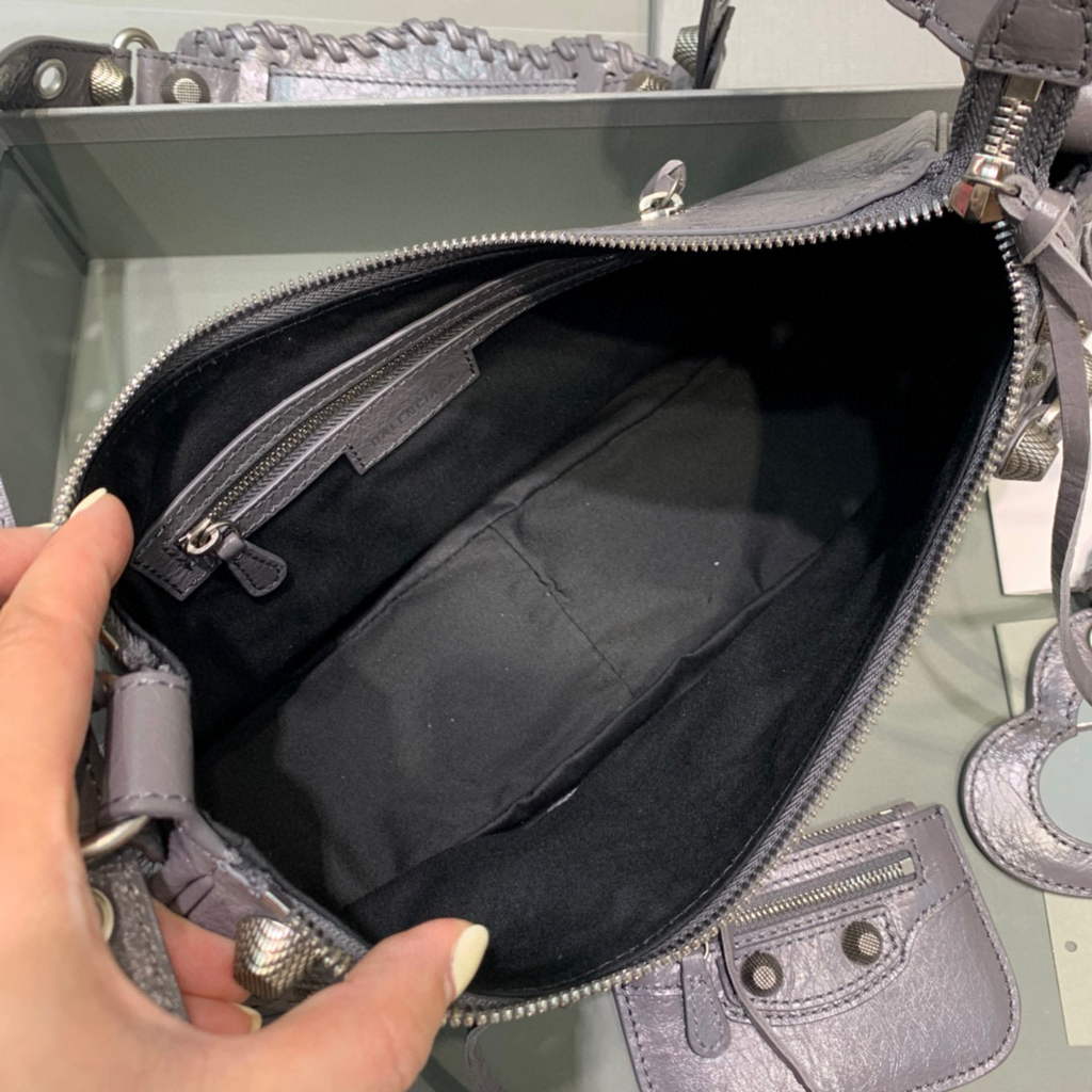 Balenciaga 67130723 Women's Le Cagole Small Shoulder Bag Arena lambskin In Grey | luxibags.ru 649