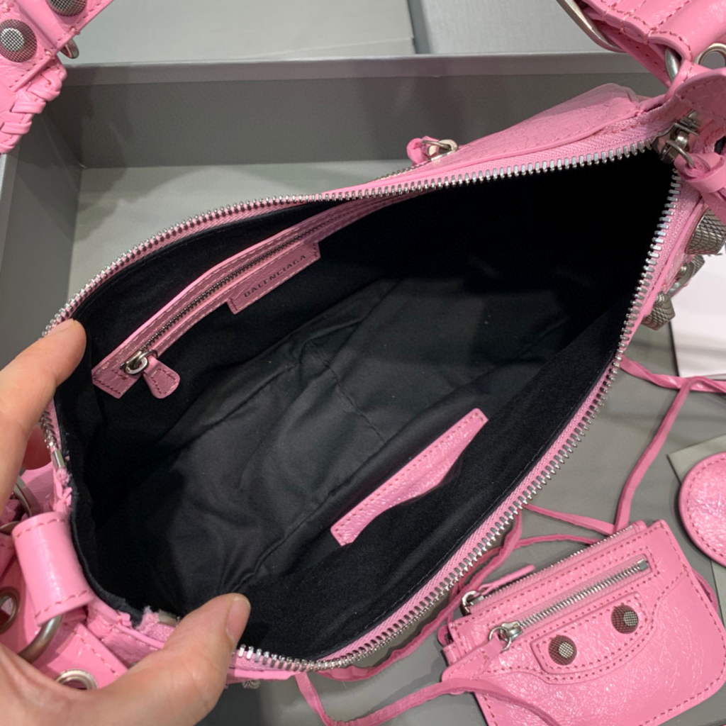 Balenciaga 67130723 Women's Le Cagole Small Shoulder Bag Arena lambskin In Pink | luxibags.ru 697
