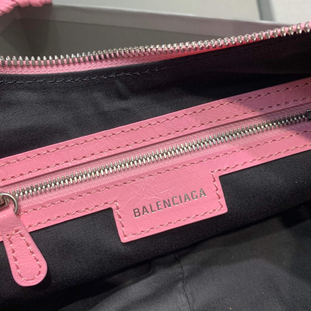 Balenciaga 67130723 Women's Le Cagole Small Shoulder Bag Arena lambskin In Pink | luxibags.ru 698