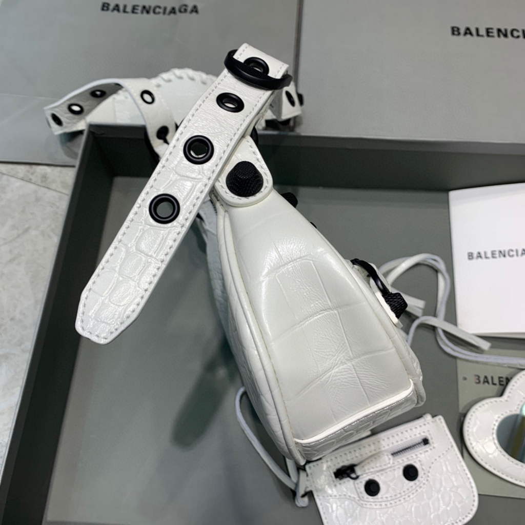 Balenciaga 700940210 Women's Neo Cagole XS Handbag in White Crocodile lambskin | luxibags.ru 733