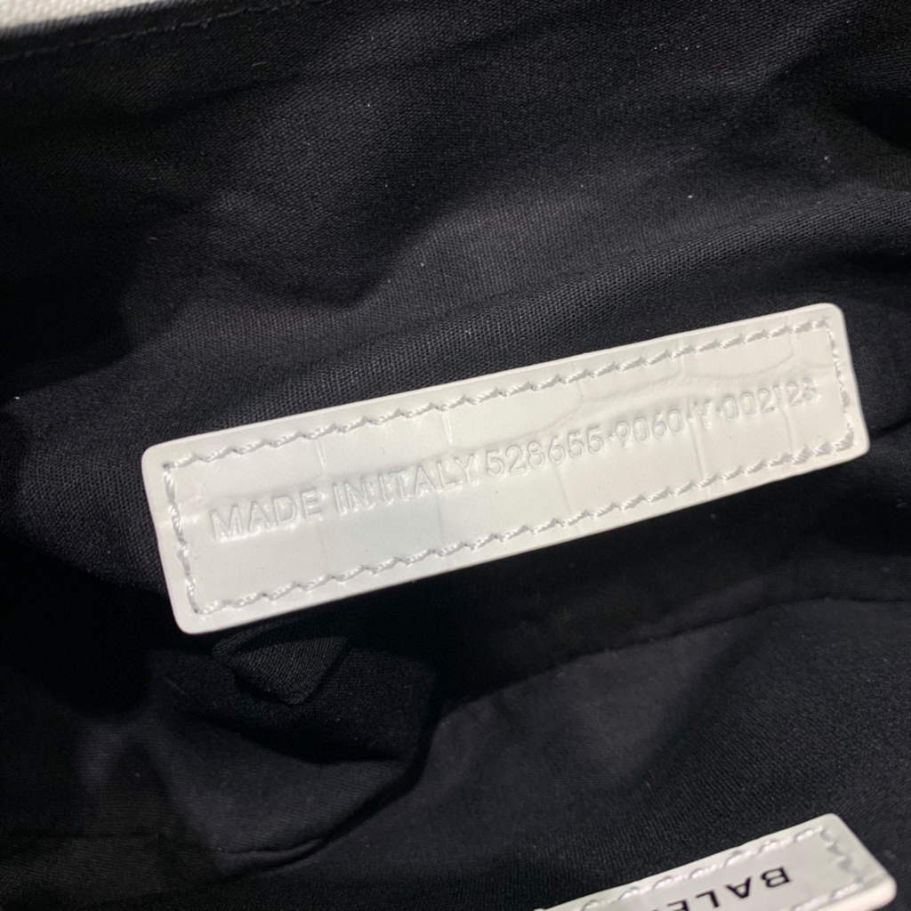 Balenciaga 700940210 Women's Neo Cagole XS Handbag in White Crocodile lambskin | luxibags.ru 738