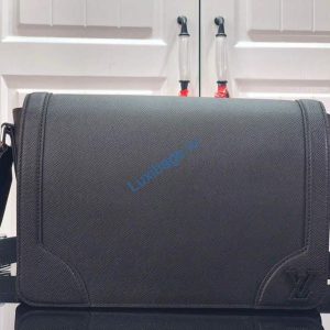 LV M30807 Louis Vuitton New Flap Messenger Black