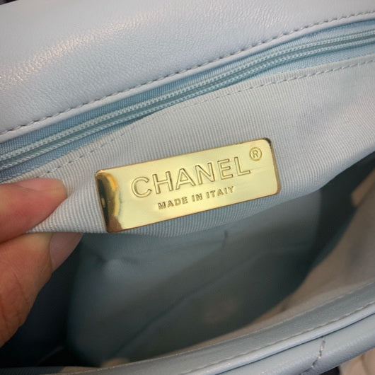 Chanel As1160 Chanel 19 Handbag Flap Lambskin Lake Light Blue | chanel as1160 chanel 19 handbag flap lambskin silvery 128