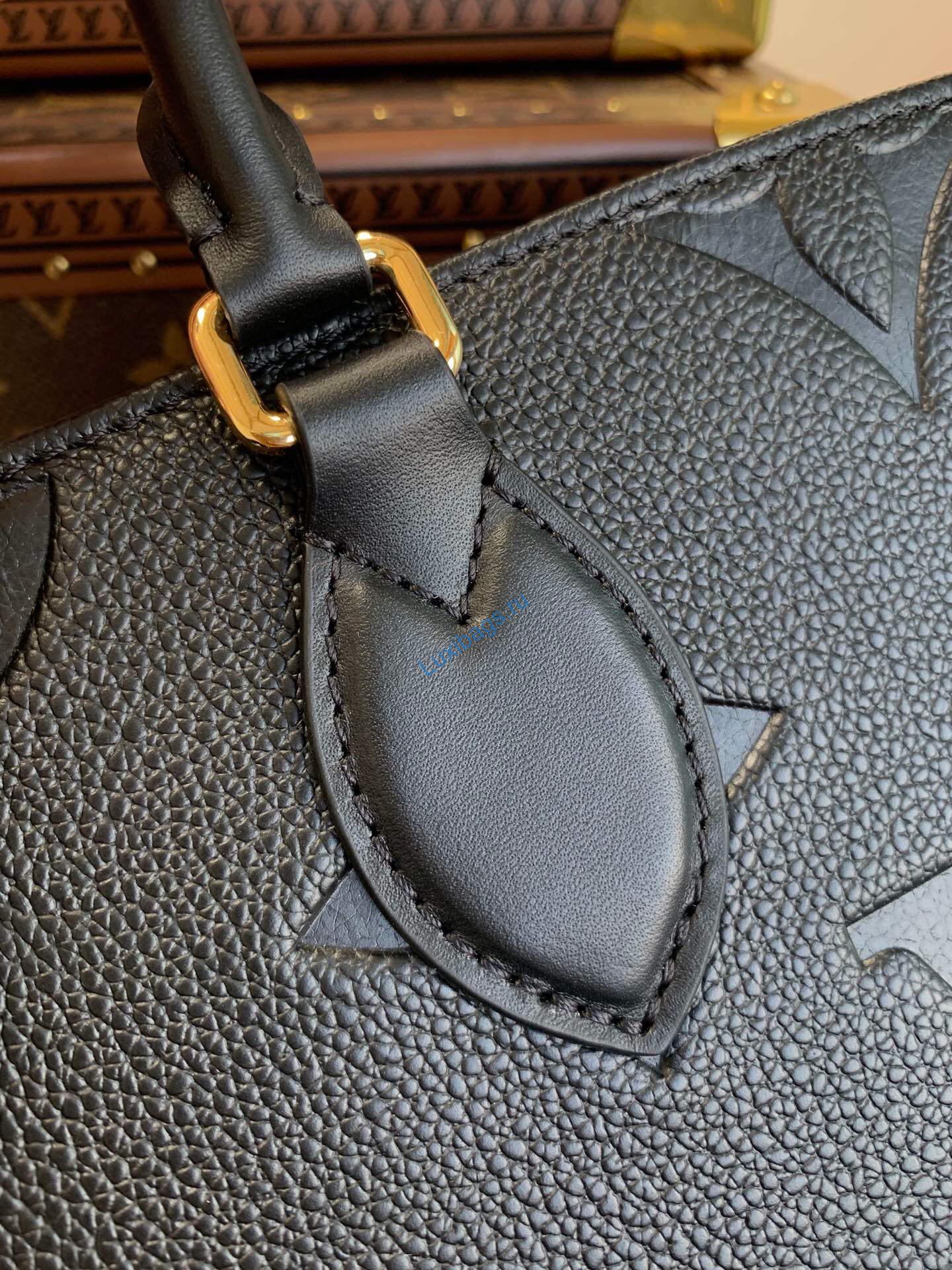 LV M45653 Louis Vuitton Onthego Pm Bag M45779 leather Black | chanel as2927 heart clutch with chain bag ap2784 white 05