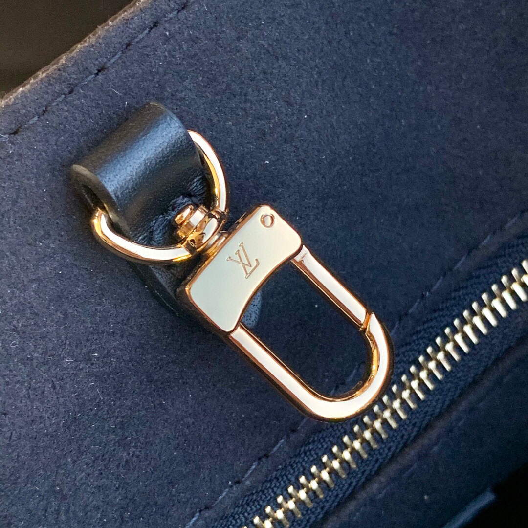 LV M45653 Louis Vuitton Onthego Pm Bag M45779 leather Black | chanel as2927 heart clutch with chain bag ap2784 white 07