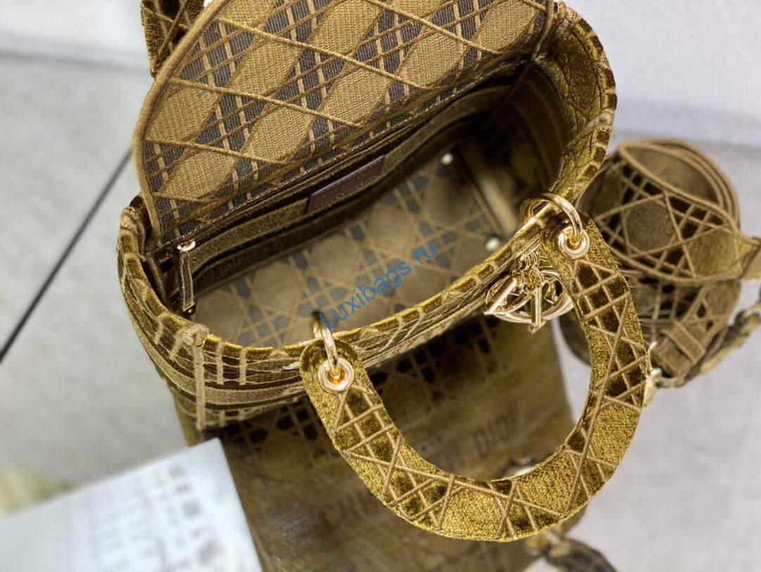 Dior M0565 Medium Lady D-lite Embroidery Bag | dior m0565 medium lady d lite embroidery bag 79