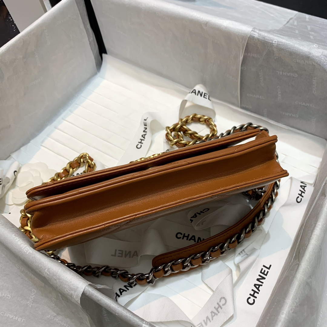 Chanel A86092 WOC 19 Chain Wallet Bag Lambskin Brown | chanel a86092 woc chain wallet bag lambskin 045