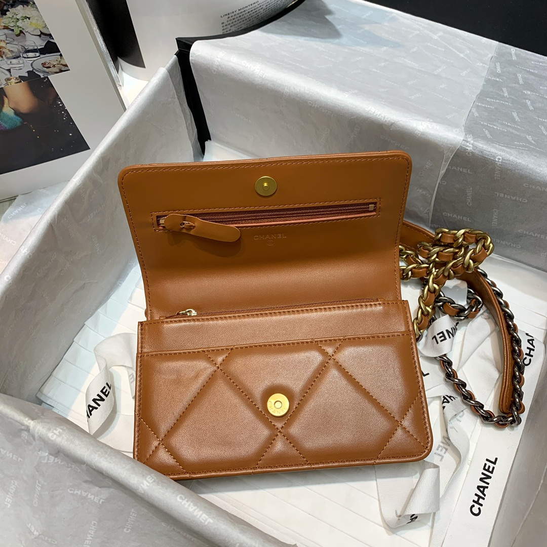 Chanel A86092 WOC 19 Chain Wallet Bag Lambskin Brown | chanel a86092 woc chain wallet bag lambskin 046