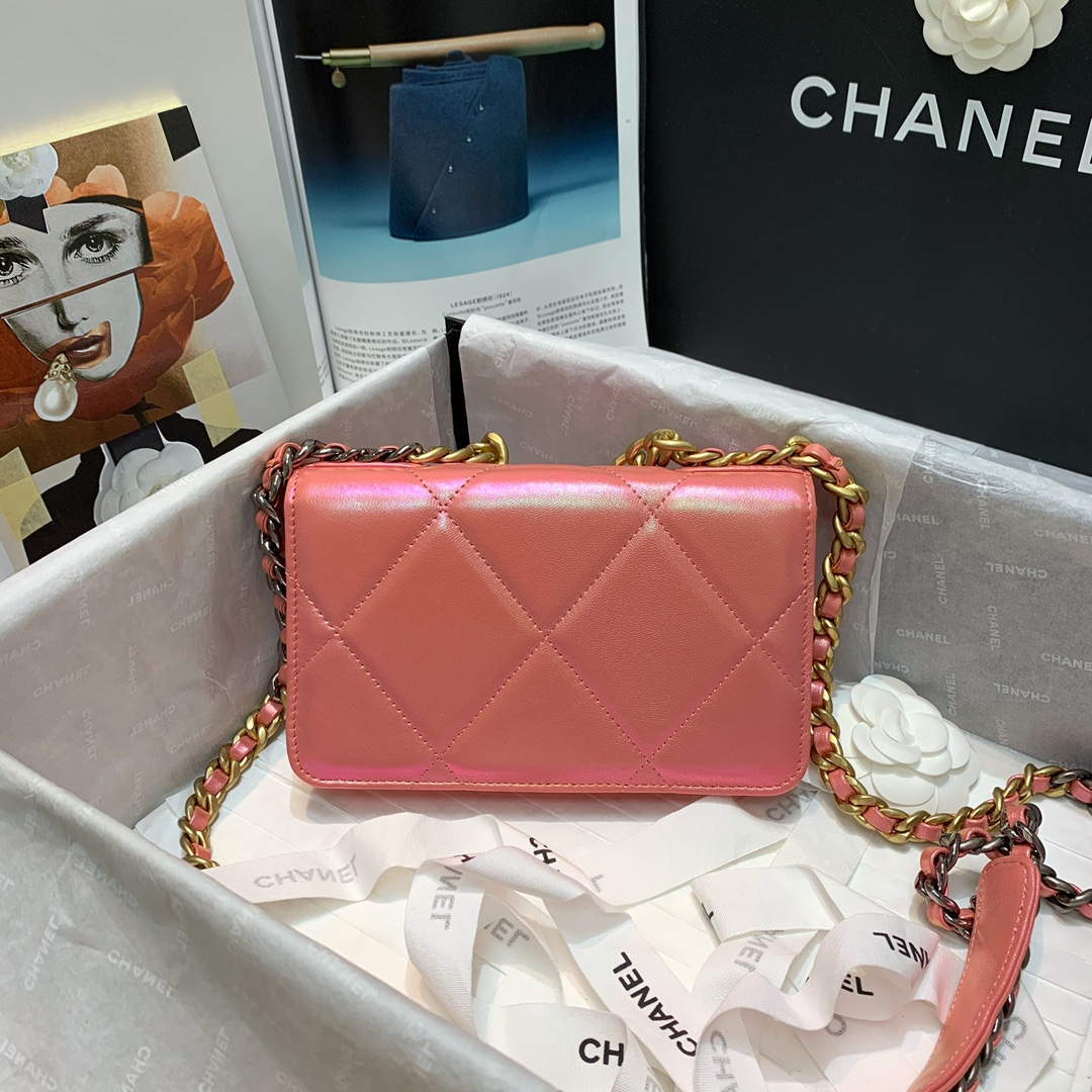 Chanel A86092 WOC 19 Chain Wallet Bag Lambskin Pink | chanel a86092 woc chain wallet bag lambskin 049