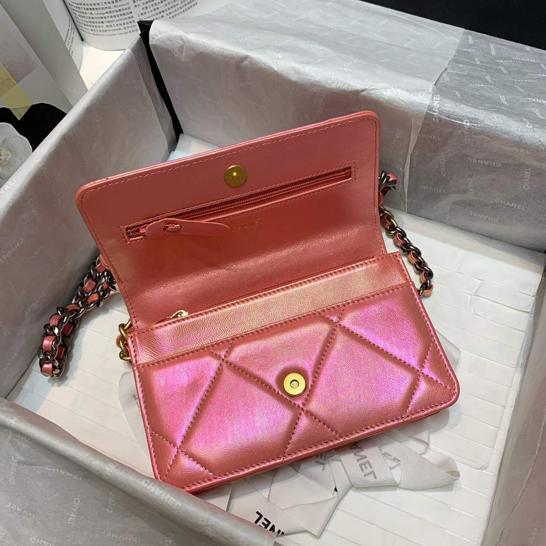 Chanel A86092 WOC 19 Chain Wallet Bag Lambskin Pink | chanel a86092 woc chain wallet bag lambskin 055
