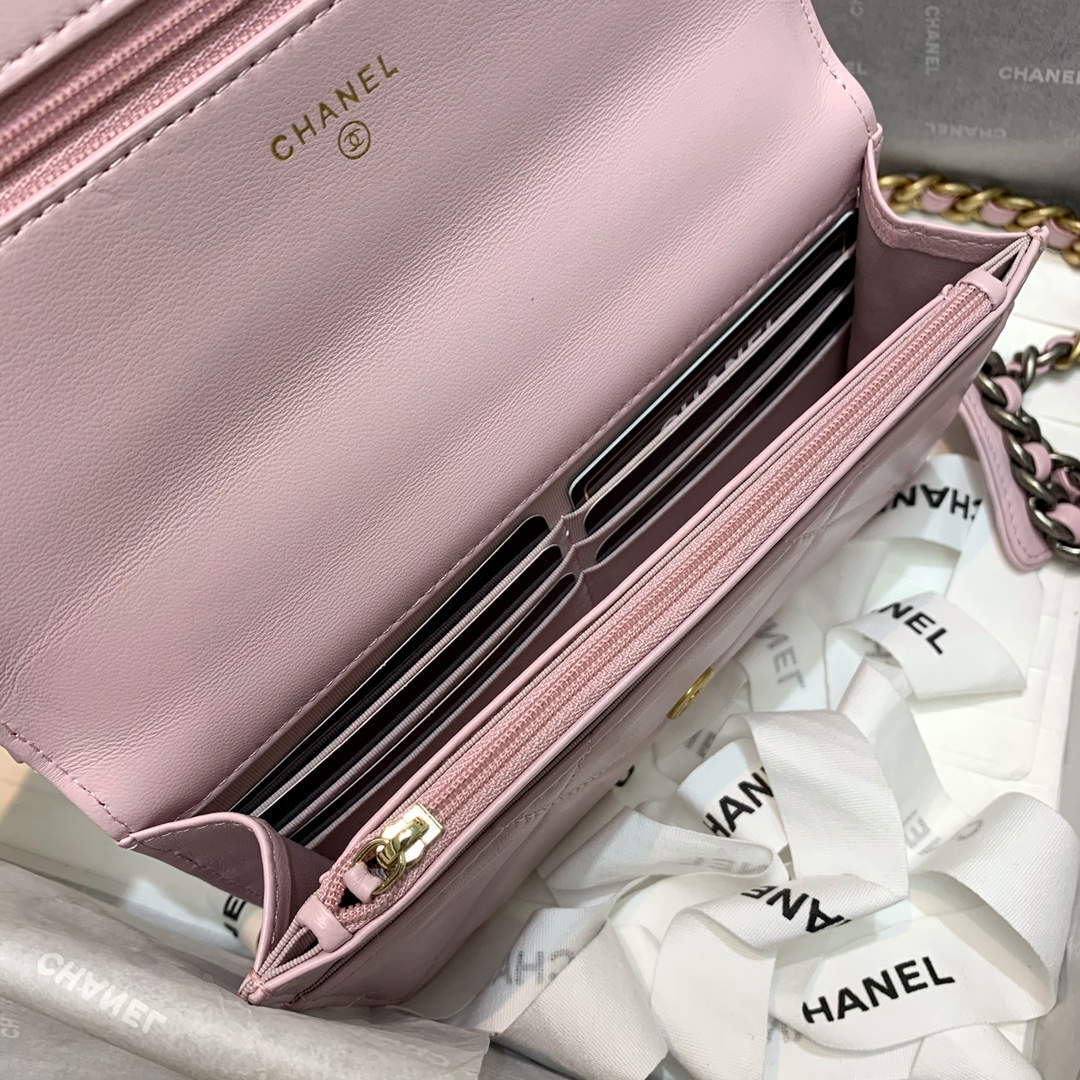 Chanel A86092 WOC 19 Chain Wallet Bag Lambskin Light Pink | chanel a86092 woc chain wallet bag lambskin 065