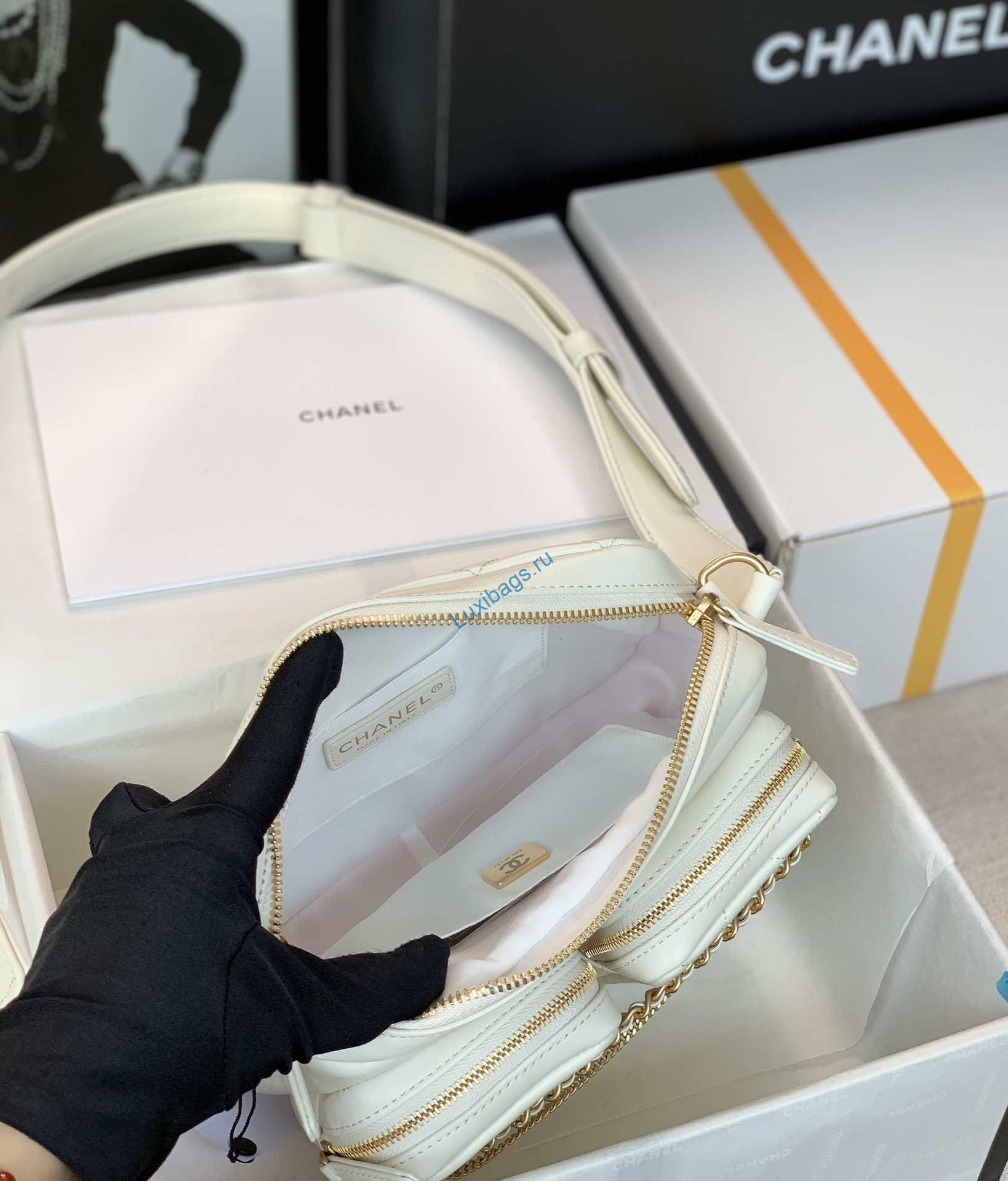 Chanel Camera Case AS2923 Bag White | chanel camera case as2923 bag white 009