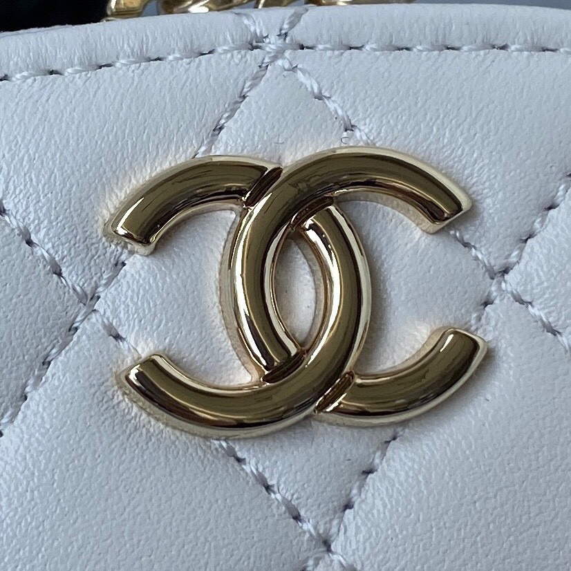 Chanel Vanity Case Shiny Lambskin Gold AP2731 White | chanel vanity case shiny lambskin gold ap2731 white 003