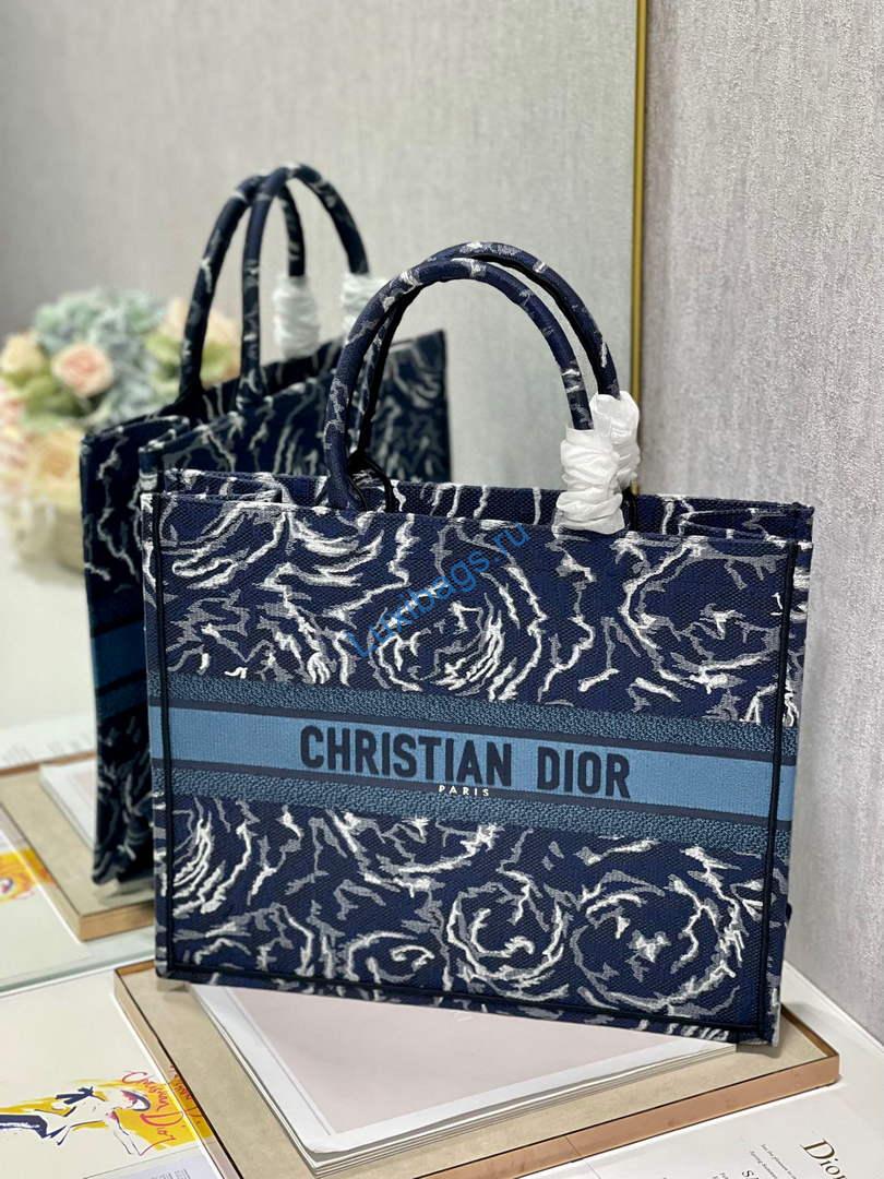 Dior M1286 Large Book Tote Blue Dior Roses embroidery | dior m1286 large dior book tote blue dior roses embroidery 03