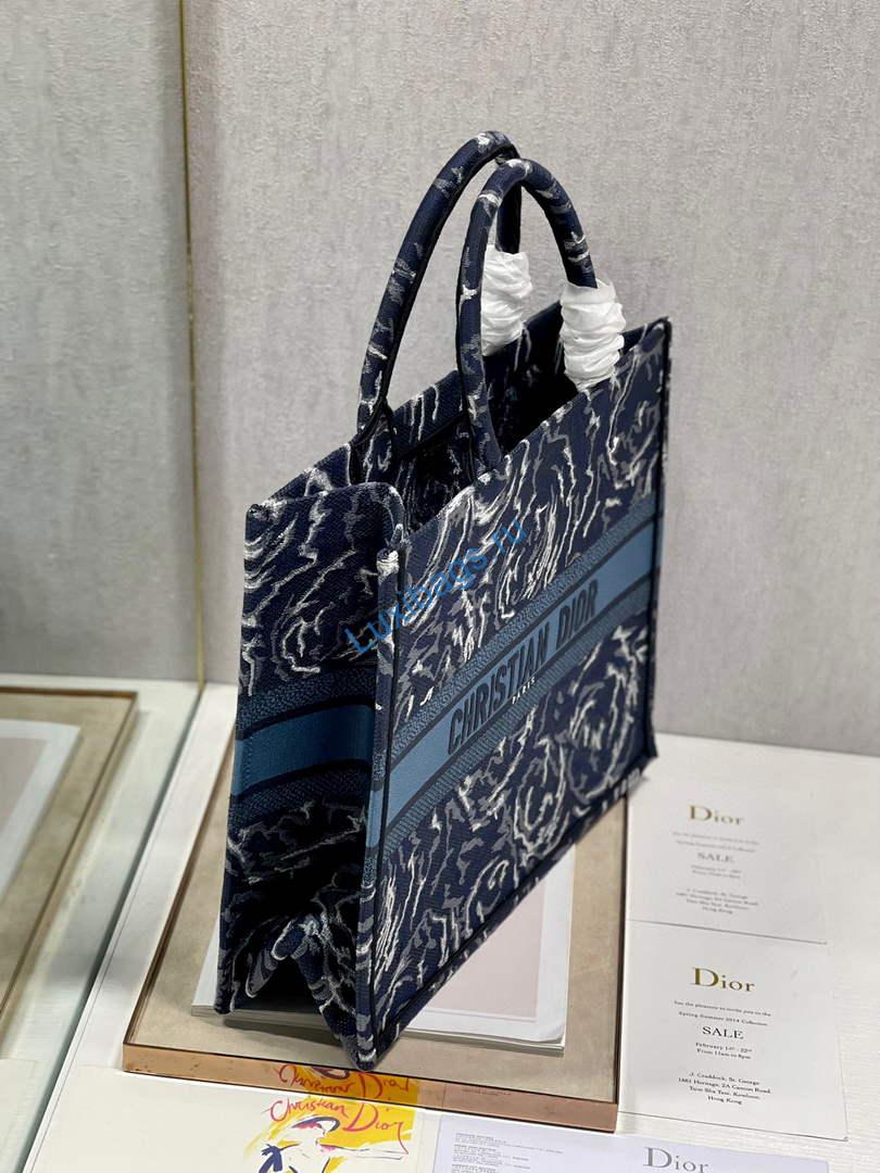 Dior M1286 Large Book Tote Blue Dior Roses embroidery | dior m1286 large dior book tote blue dior roses embroidery 04