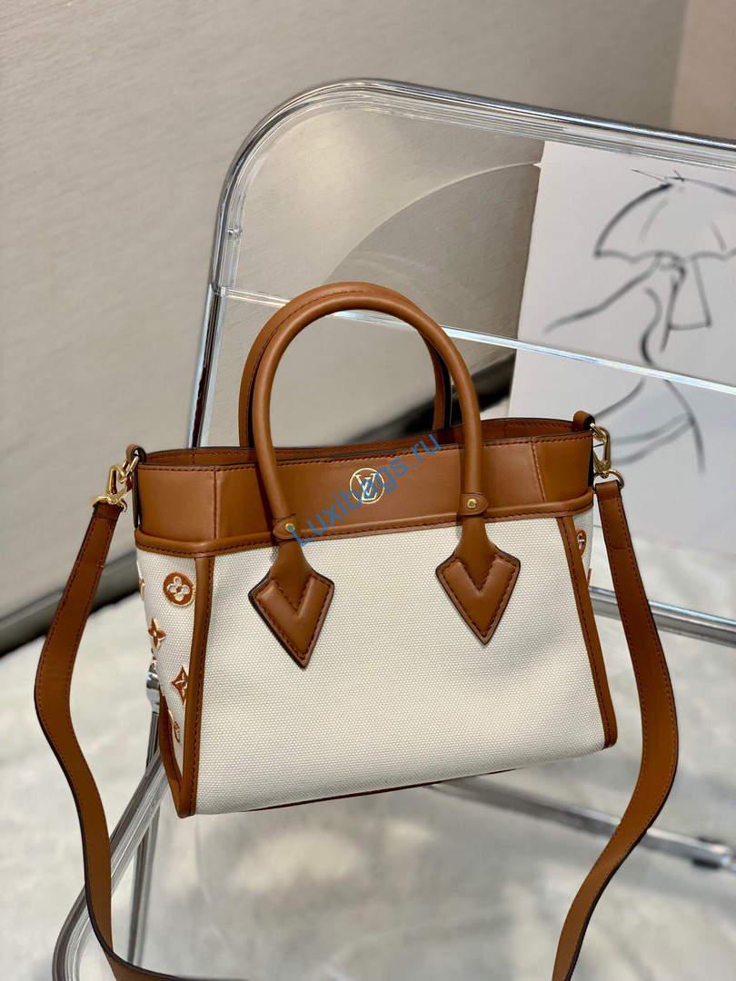 LV M59905 Louis Vuitton On My Side PM Tote Bag | lv m59905 louis vuitton on my side pm tote bag 003