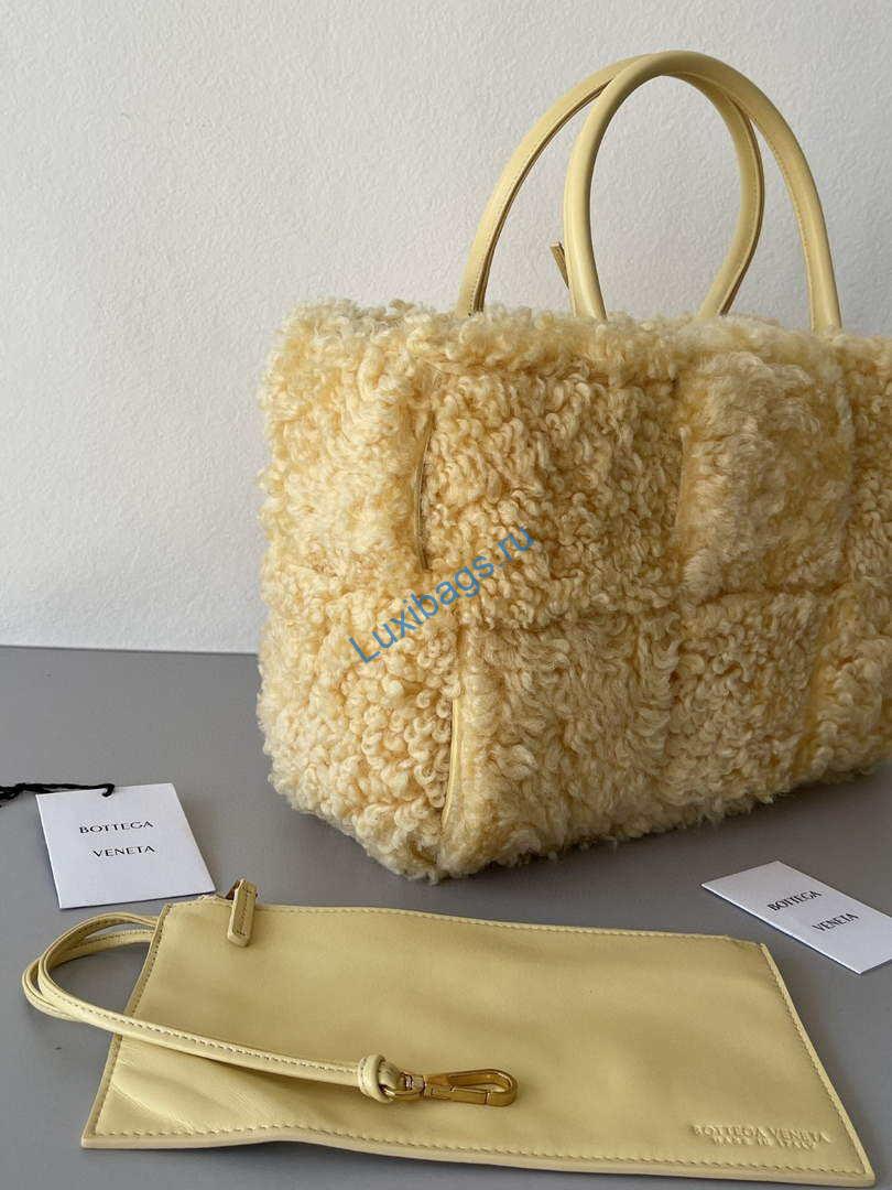 Bottega Veneta BV 652867 Arco Tote Intreccio shearling Light Yellow | bottega veneta bv 652867 arco tote intreccio shearling yellow 013