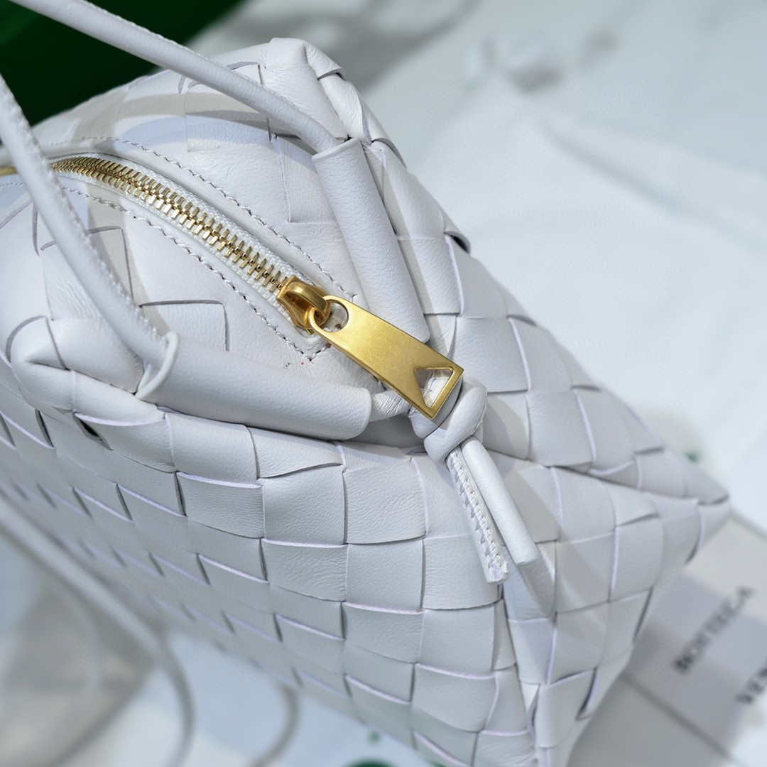 Bottega Veneta BV 680254 Mini Loop intrecciato leather cross-body bag White | bottega veneta bv 680254 mini intrecciato leather cross body bag white 006