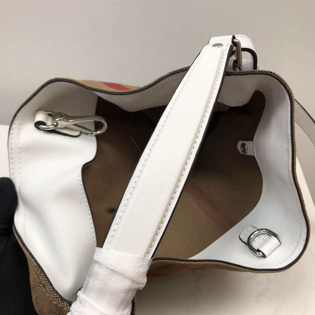 Burberry 39457261 Ashby White Canvas Hobo Bag | burberry 39457261 ashby white canvas hobo bag white 005