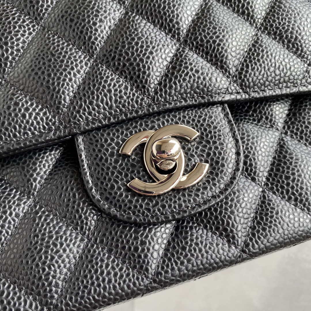 Chanel A01112 Flap Handbag Classic bag Grained shiny Calfskin Black Silver | chanel a01112 flap handbag classic bag grained shiny calfskin black silver 012