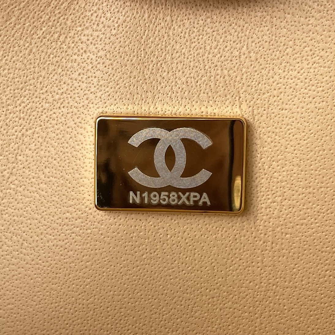 Chanel A01112 Flap Handbag Classic bag Grained shiny Calfskin Black Apricot Pink Gold | chanel a01112 flap handbag classic bag grained shiny calfskin black silver 036