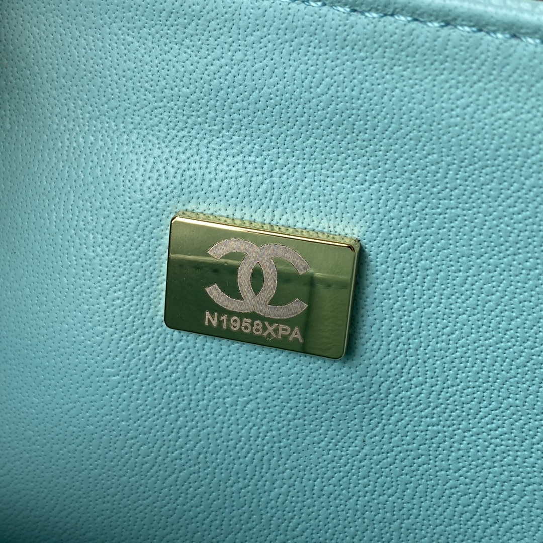 Chanel A01112 Flap Handbag Classic bag Grained shiny Calfskin Lake Blue Silver | chanel a01112 flap handbag classic bag grained shiny calfskin black silver 072