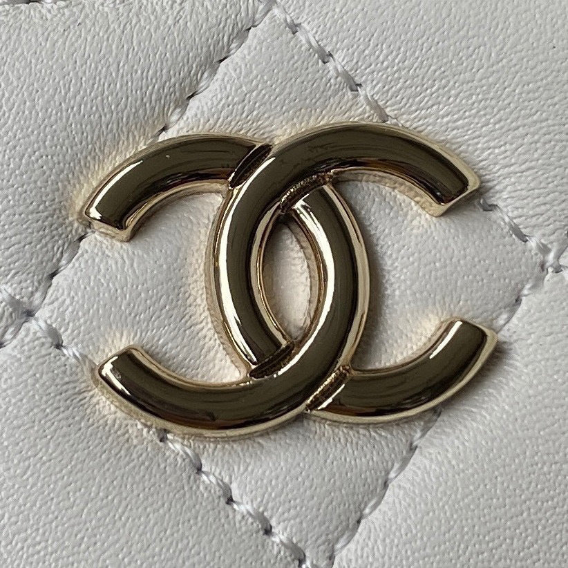Chanel Vanity Case Lambskin AP2730 White | chanel ap2730 vanity case lambskin 12