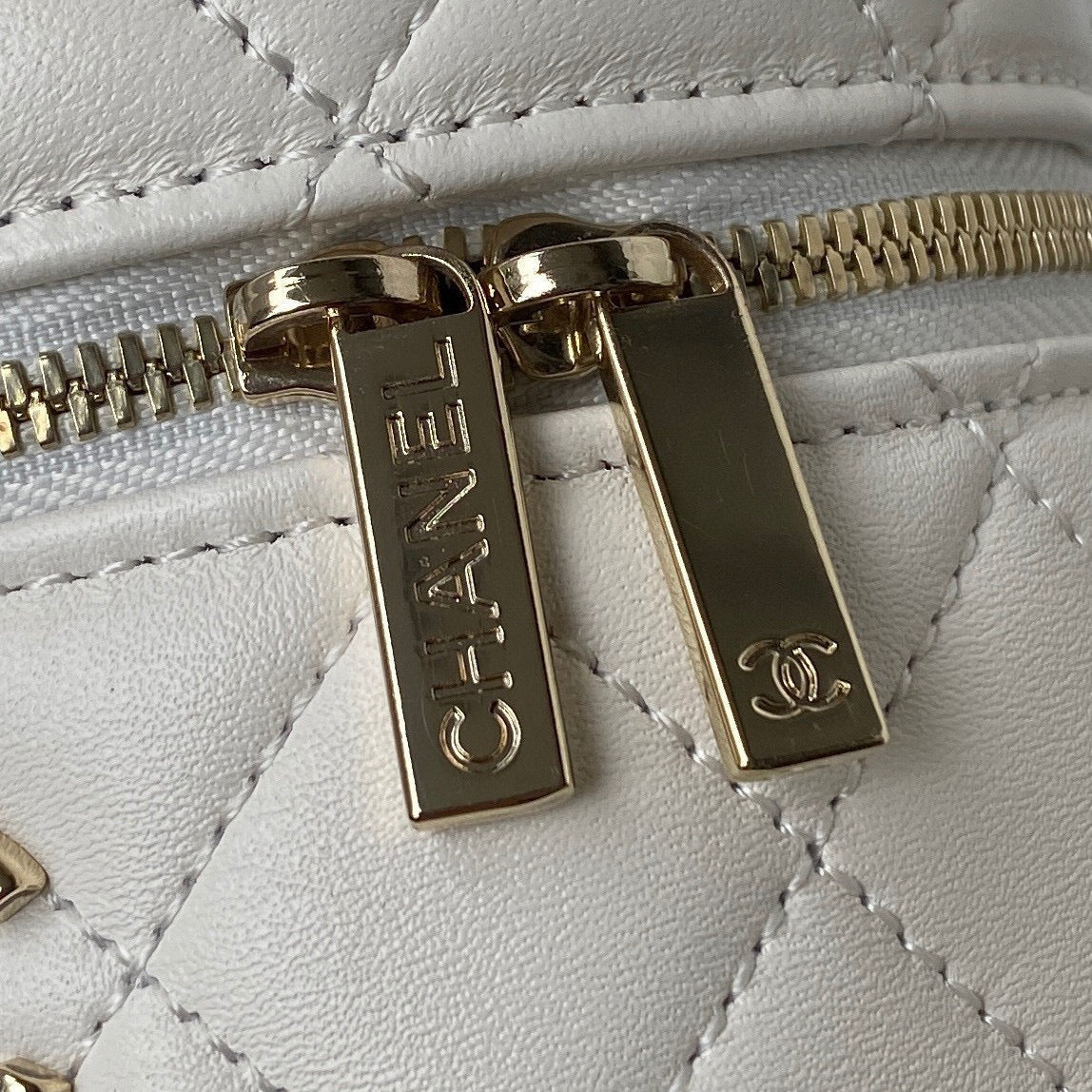 Chanel Vanity Case Lambskin AP2730 White | chanel ap2730 vanity case lambskin 14