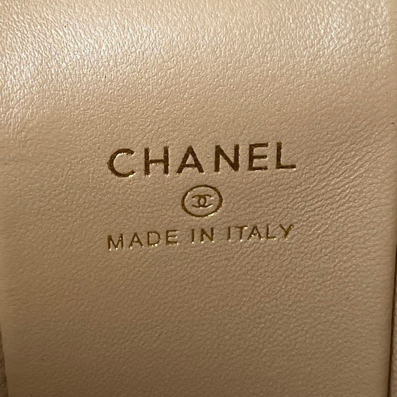 Chanel Vanity Case Lambskin AP2730 White | chanel ap2730 vanity case lambskin 17