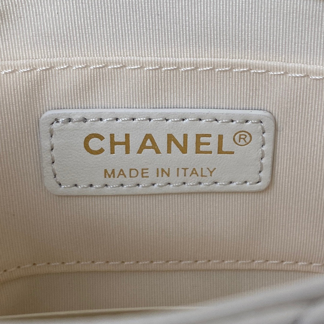Chanel Mini Flap Bag Lambskin Gold-Tone Metal AS3205 White | chanel as3205 mini flap bag lambskin gold tone metal white 08