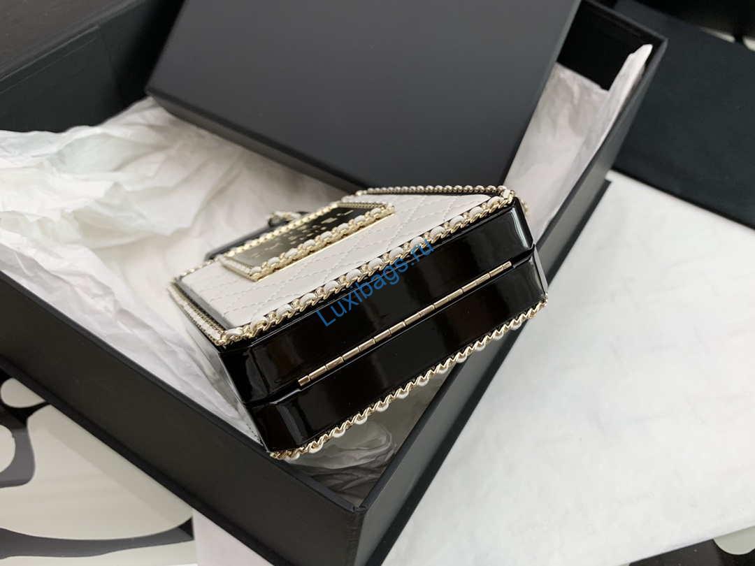 Chanel AS3264 Evening Bag Lambskin Plexi gold Black and White | chanel as3264 evening bag metal gold 015