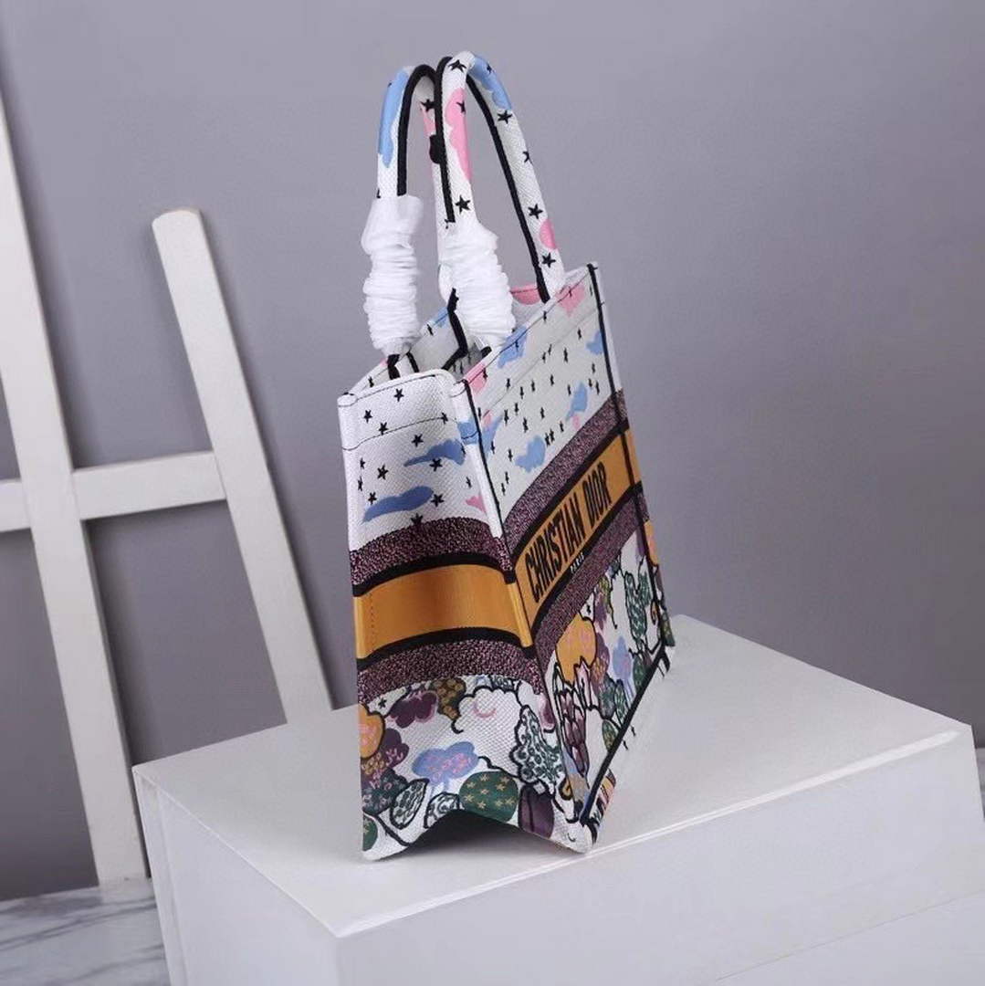Dior Medium Book Tote Latte Dior Ciel de Rêve Embroidery M1296 | dior m1296 medium book tote latte dior ciel de reve embroidery 05