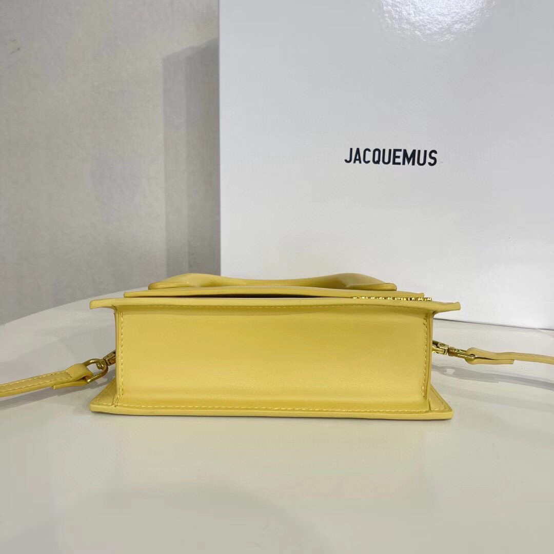 Jacquemus Le grand Chiquito 213BA003 Yellow | jacquemus le grand chiquito 213ba003 rose red 005