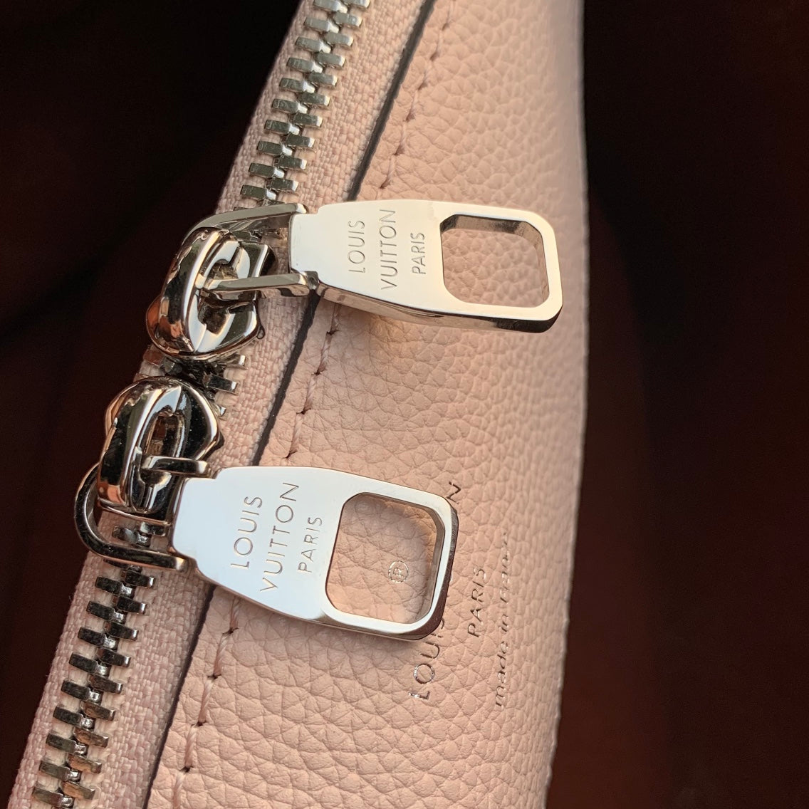 Louis Vuitton LV M59203 Bella Tote Mahina Crème Beige | louis vuitton lv m59200 bella tote mahina 015