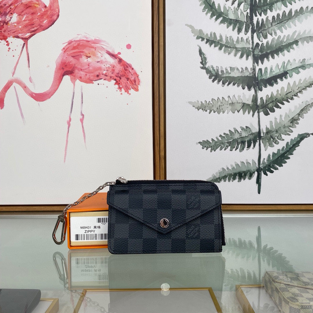 Louis Vuitton LV M69431 Card Holder Recto Verso Black | louis vuitton lv m69431 card holder recto verso black 01