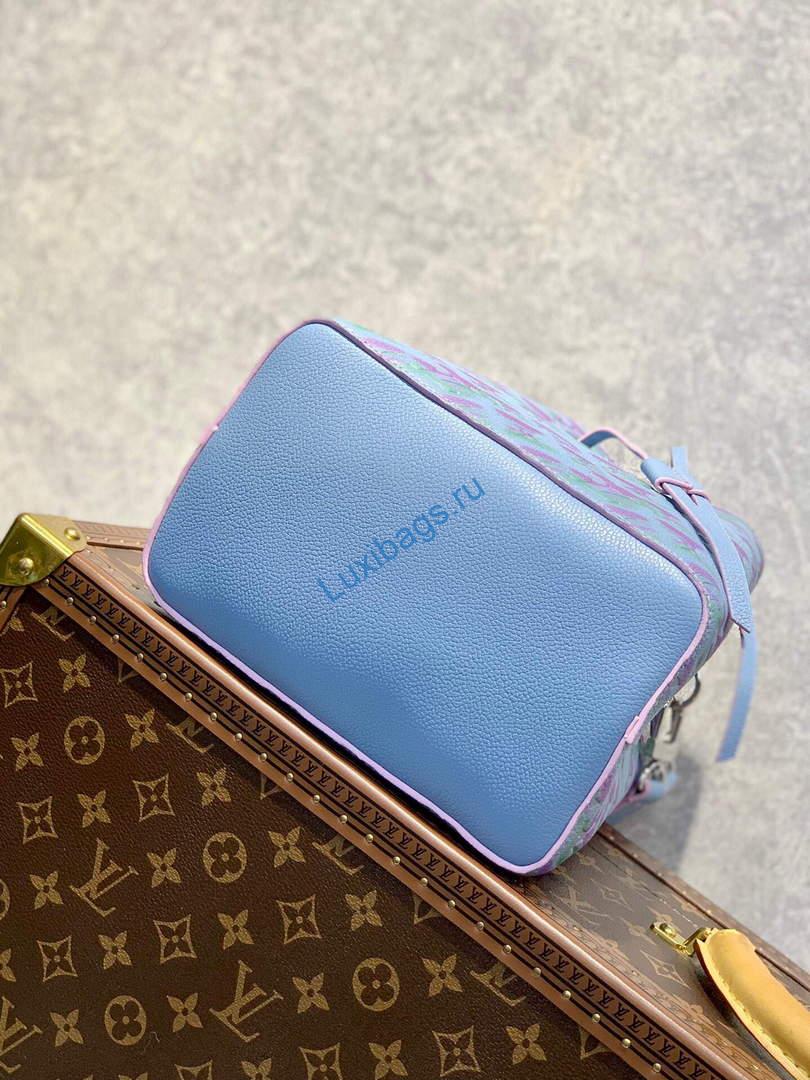 LV M46174 Louis Vuitton NÉONOÉ BB Bucket Bag Blue | lv m46174 louis vuitton neonoe bb bucket bag blue 005