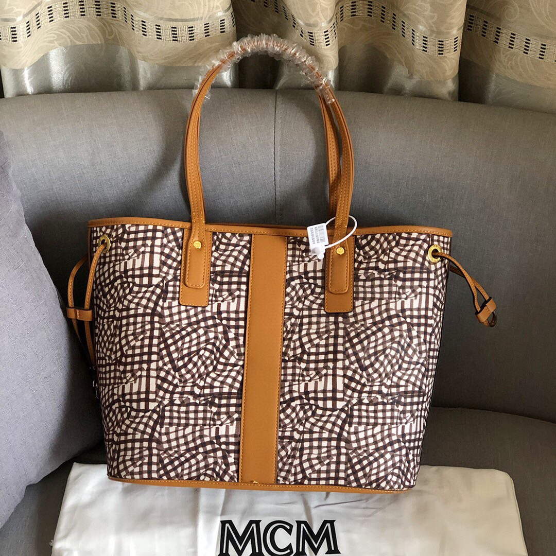 MCM MWPCSVI01CO001 Medium Reversible Liz Shopper in Visetos | mcm mwpcsvi01co001 reversible liz shopper in visetos 007