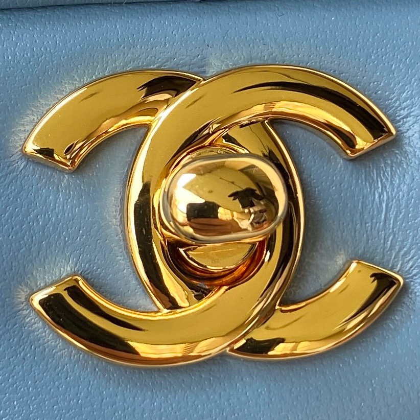 chanel a01112 flap handbag classic bag lambskin sky blue gold 2 Chanel A01112 Flap Handbag Classic Bag Lambskin Sky Blue Gold | chanel a01112 flap handbag classic bag lambskin light 012