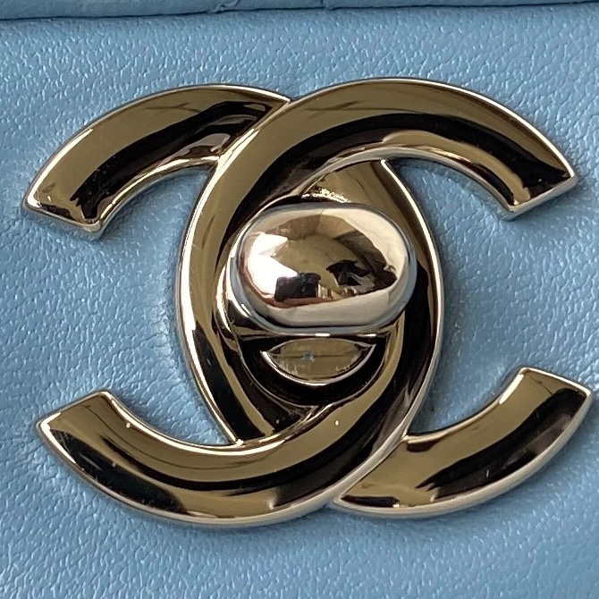 Chanel A01112 Flap Handbag Classic Bag Lambskin Sky Blue Silver | chanel a01112 flap handbag classic bag lambskin light 021