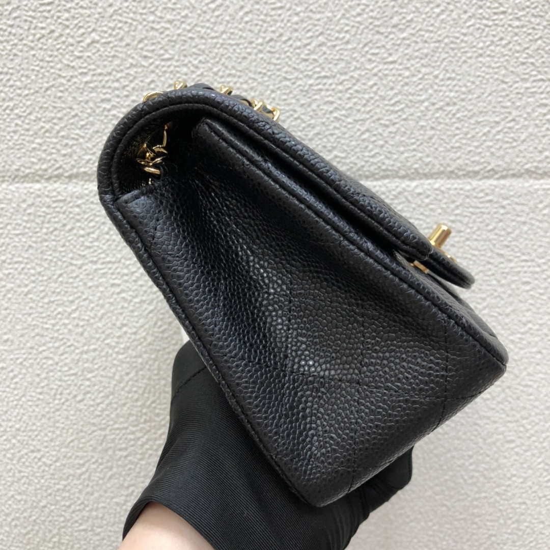 Chanel A35200 Mini Flap Bag 17cm Grained Calfskin Black Gold | chanel a35200 mini flap bag 17cm grained calfskin black gold 012