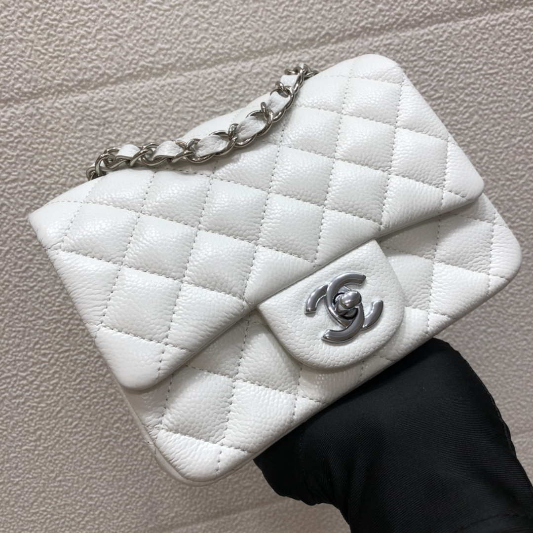 Chanel A35200 Mini Flap Bag 17cm Grained Calfskin Whiet Silver | chanel a35200 mini flap bag 17cm grained calfskin white 012