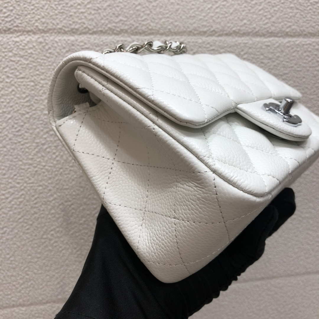 Chanel A35200 Mini Flap Bag 17cm Grained Calfskin Whiet Silver | chanel a35200 mini flap bag 17cm grained calfskin white 013
